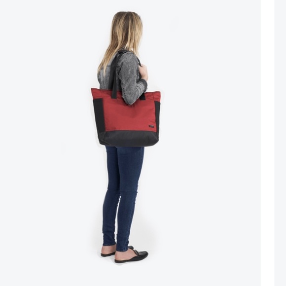 OGIO Women’s Tote Laptop & Travel Ready Red Black - Picture 4 of 11